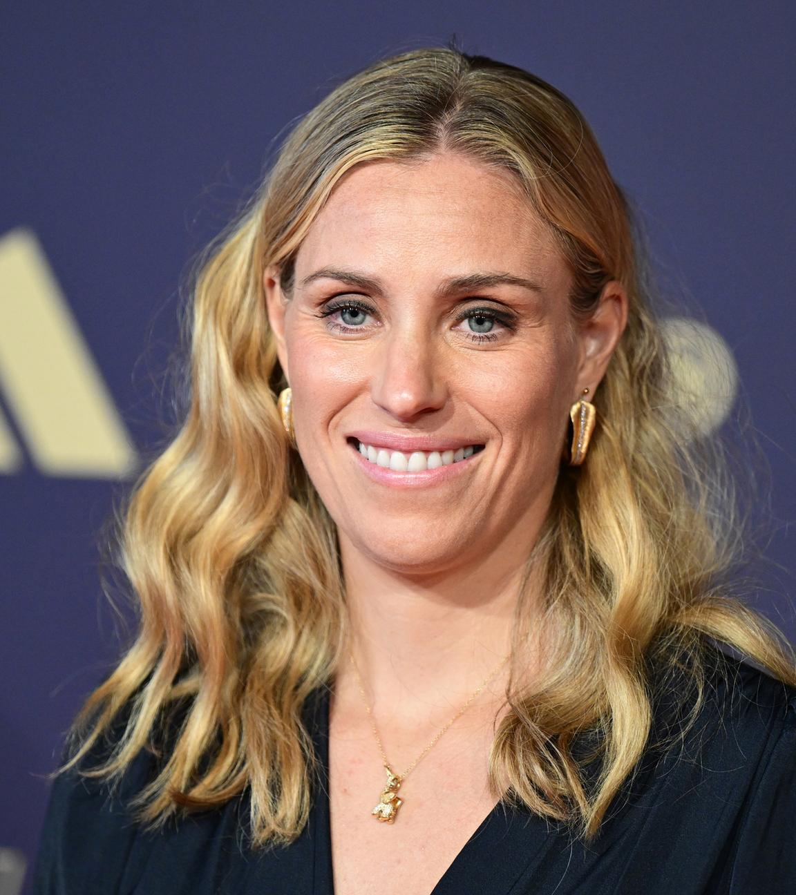 Die ehemalige Tennisspielerin Angelique Kerber betritt das Kurhaus zur Gala für die Auszeichnung «Sportler des Jahres».