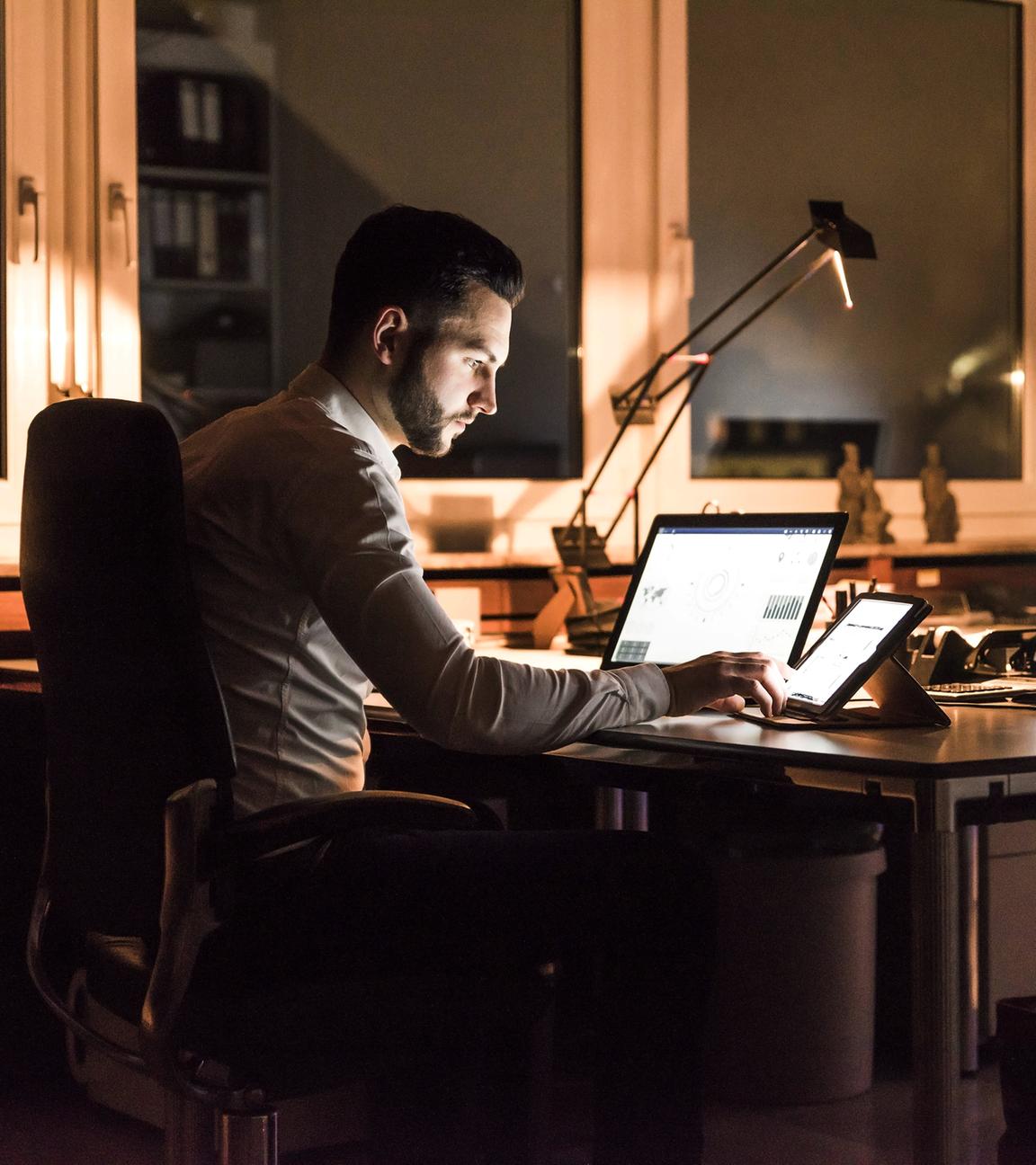 Angestellter in Büro