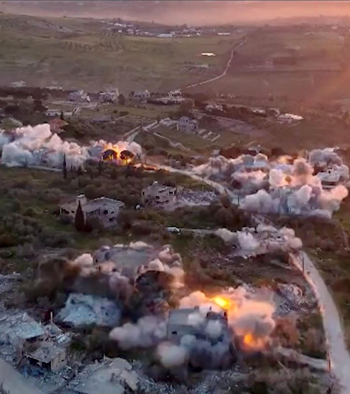 Satellitenaufnahme aus einem Video der israelischen Armee zeigt die Zerstörung von mutmaßlicher Hisbollah-Infrastruktur im Libanon trotz geltender Waffenruhe.