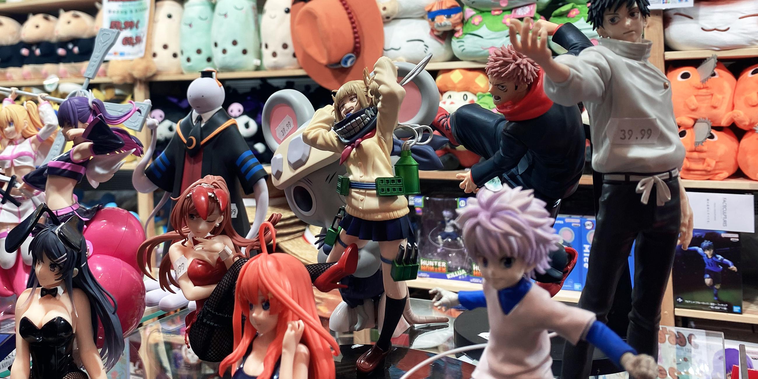 Figuren zum Verkauf bei der AnimagiC 2025 in Mannheim.