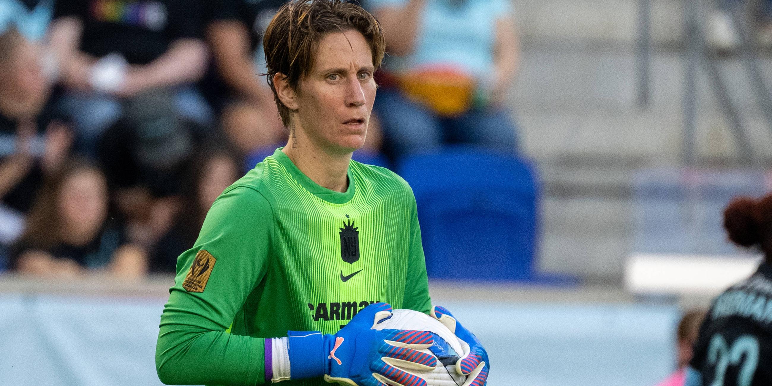 Torhüterin Ann-Katrin Berger (30) von NJ/NY Gotham FC im Einsatz beim Spiel gegen Seattle Reign FC im Sports Illustrated Stadium am 5. Oktober 2025.