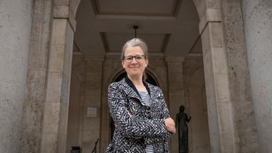 Das undatierte Handout zeigt Ann-Katrin Kaufhold, Professorin an der Ludwig-Maximilians-Universität München. 