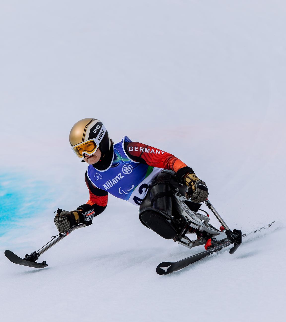 Anna-Lena Forster fährt am 12.03.2026 beim Riesenslalom die Piste in Cortina hinunter.