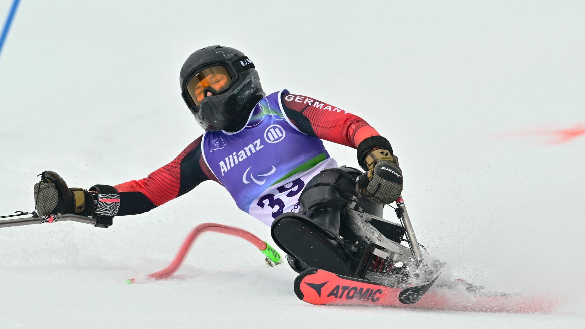 Anna-Lena Forster in Aktion bei den Para Alpine Skiing Paralympic Winter Games 2025–26.