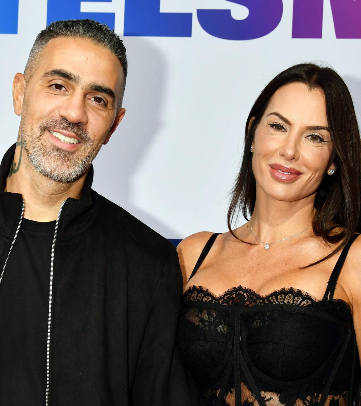 Anna-Maria Ferchichi (rechts) steht neben Bushido (links) auf einer Gala-Veranstaltung