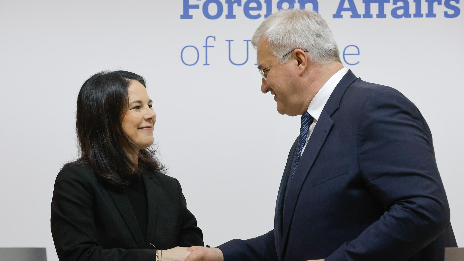 Außenministerin Annalena Baerbock und ukrainischer Außenminister Andrii Sybiha