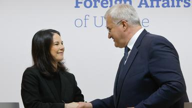 Außenministerin Annalena Baerbock und ukrainischer Außenminister Andrii Sybiha