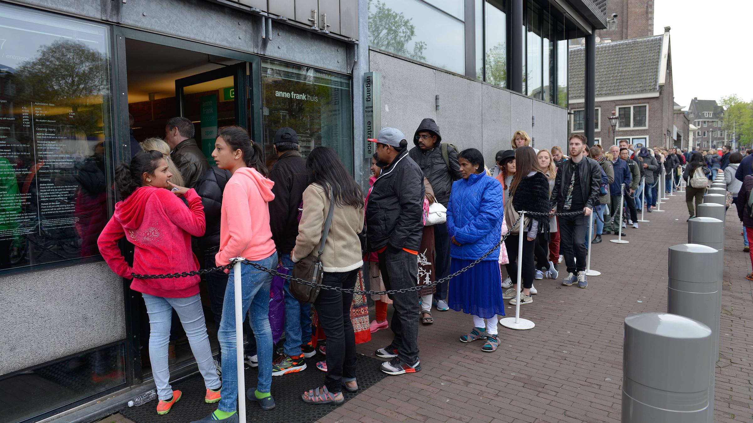 Besucherandrang am Anne Frank Haus in Amsterdam