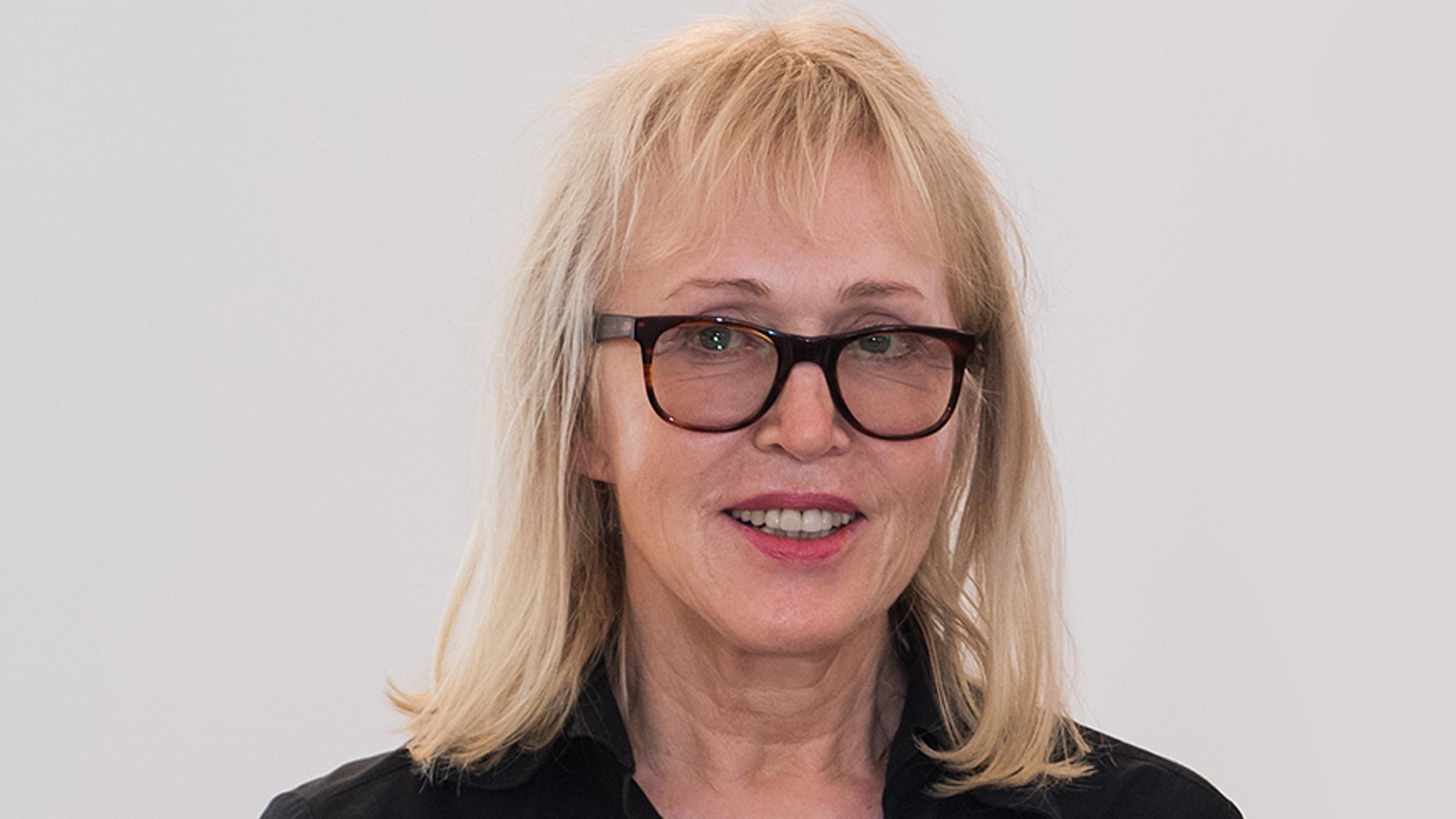 "Blaue Augen", "Codo","Vom selben Stern": Das alles und noch viel mehr hat sie geschrieben, gesungen oder produziert. Heute feiert Annette Humpe ihren 75. Geburtstag. (28.10.2025)  