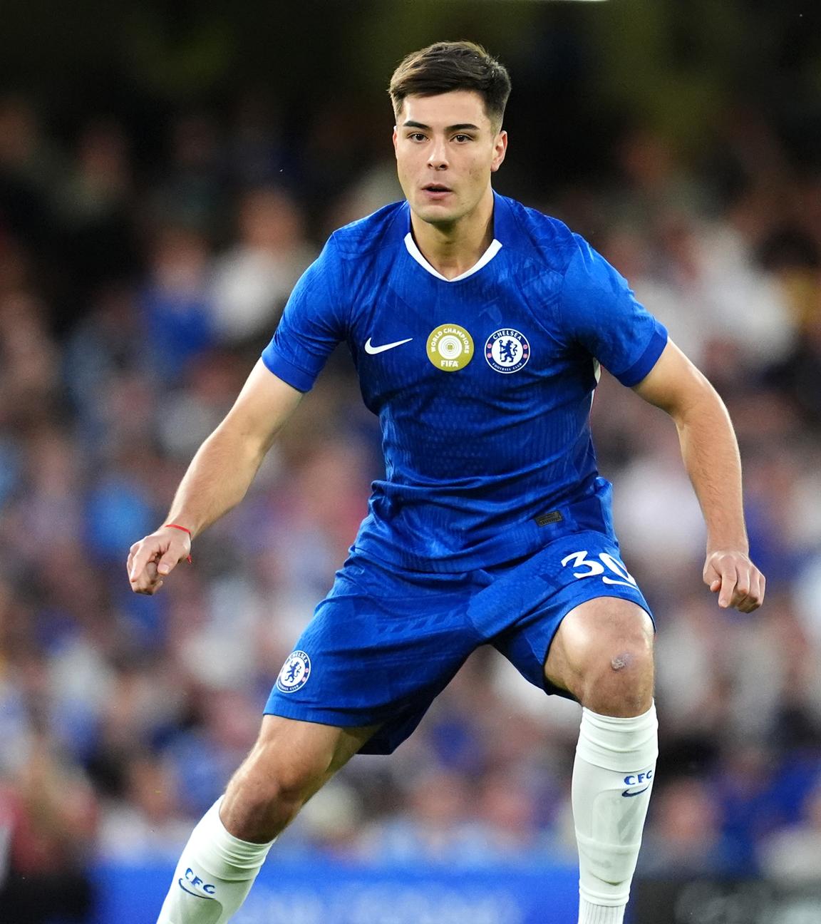Fußball: Anselmino wechselt von Chelsea zu Borussia Dortmund.