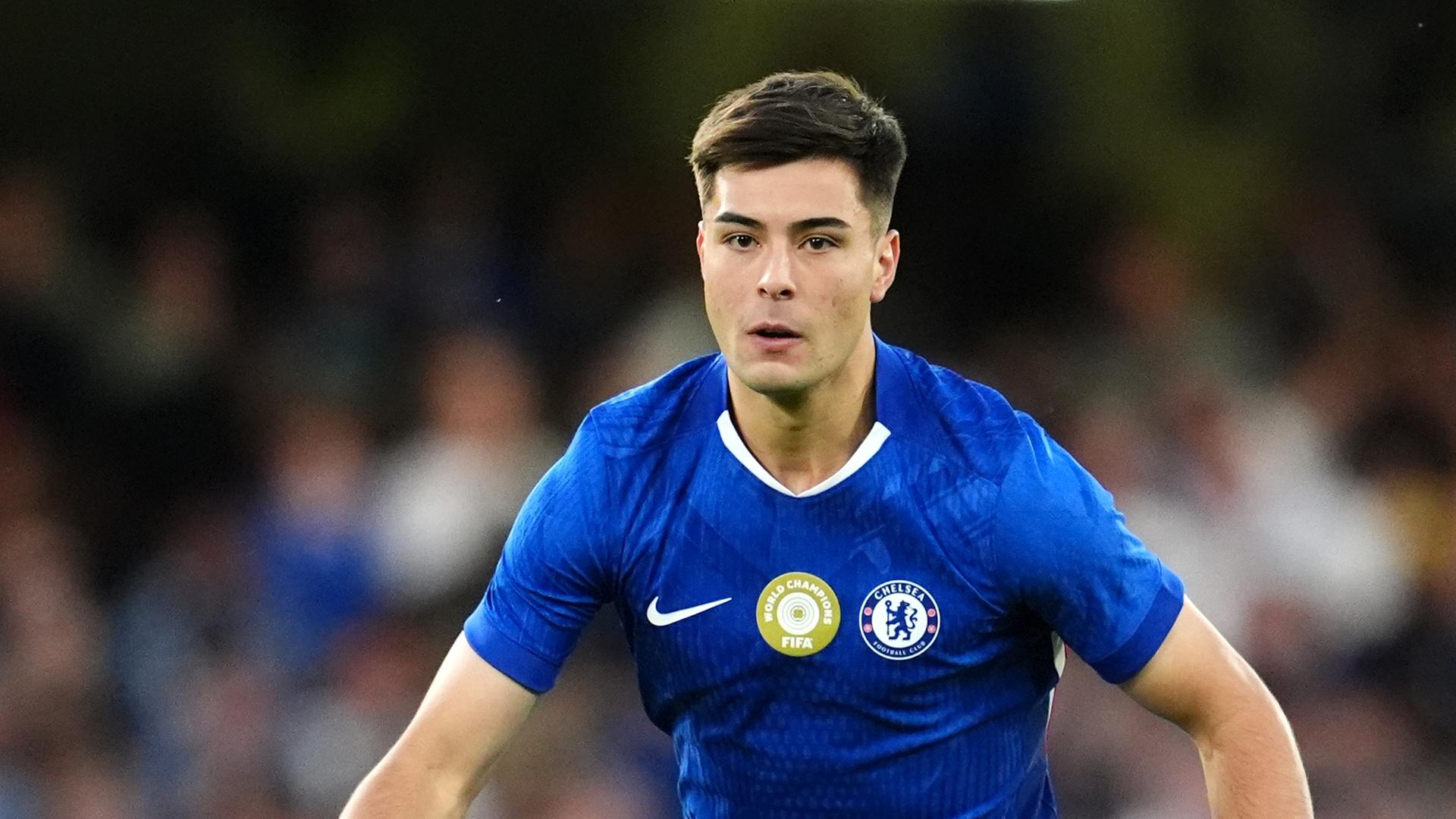 Fußball: Anselmino wechselt von Chelsea zu Borussia Dortmund.