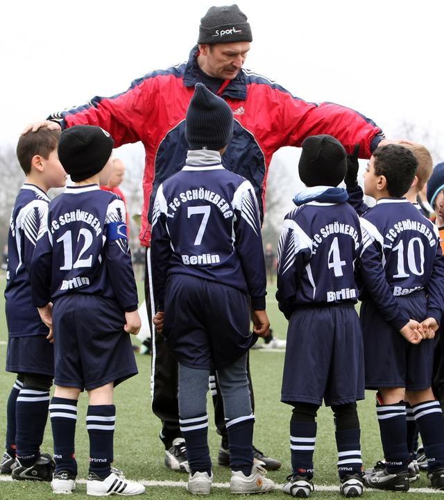 Kinder beim Fußballtraining