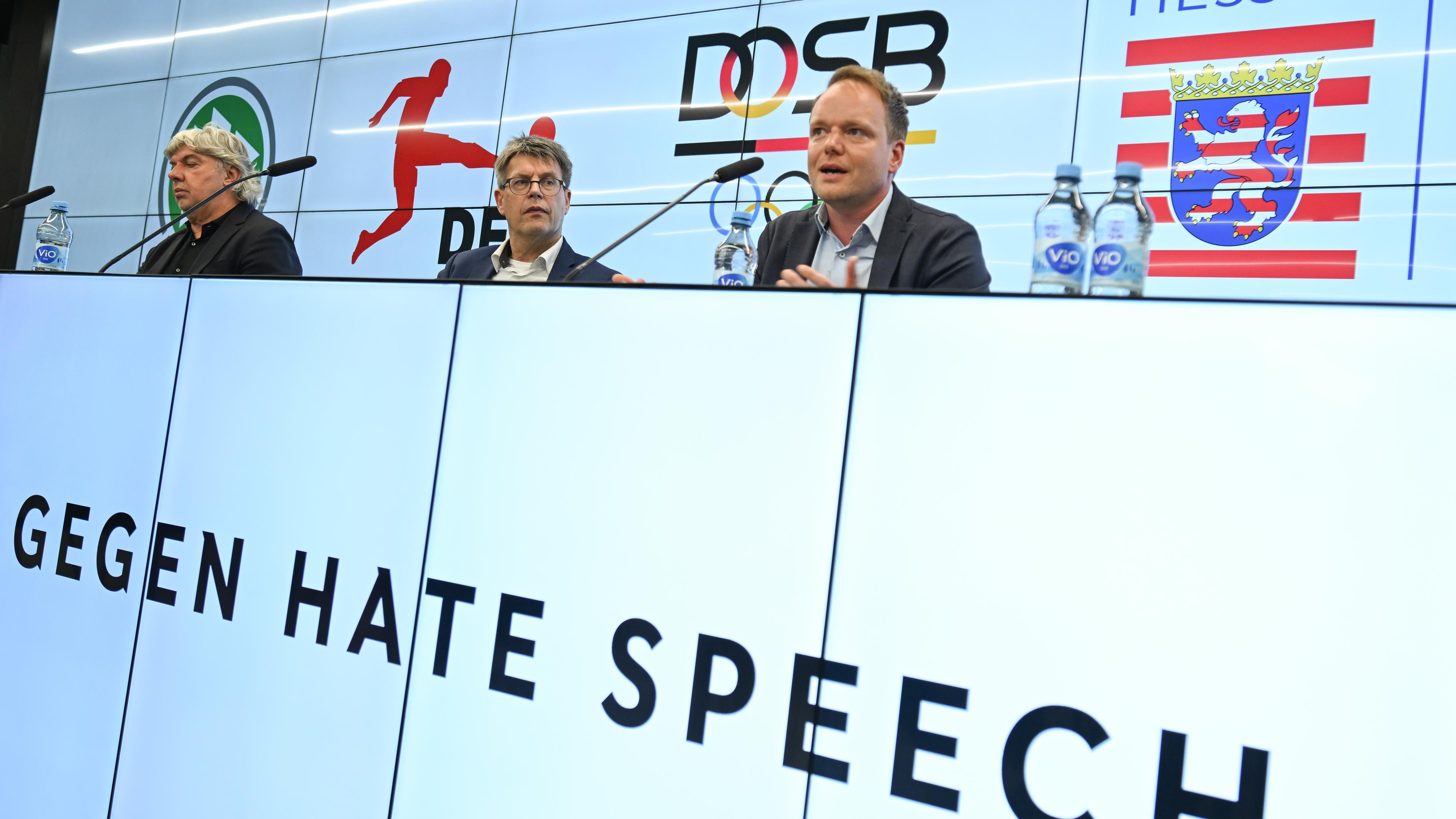 Ronny Zimmermann (DFB), Thomas Weikert (DOSB) und Oberstaatsanwalt Benjamin Krause