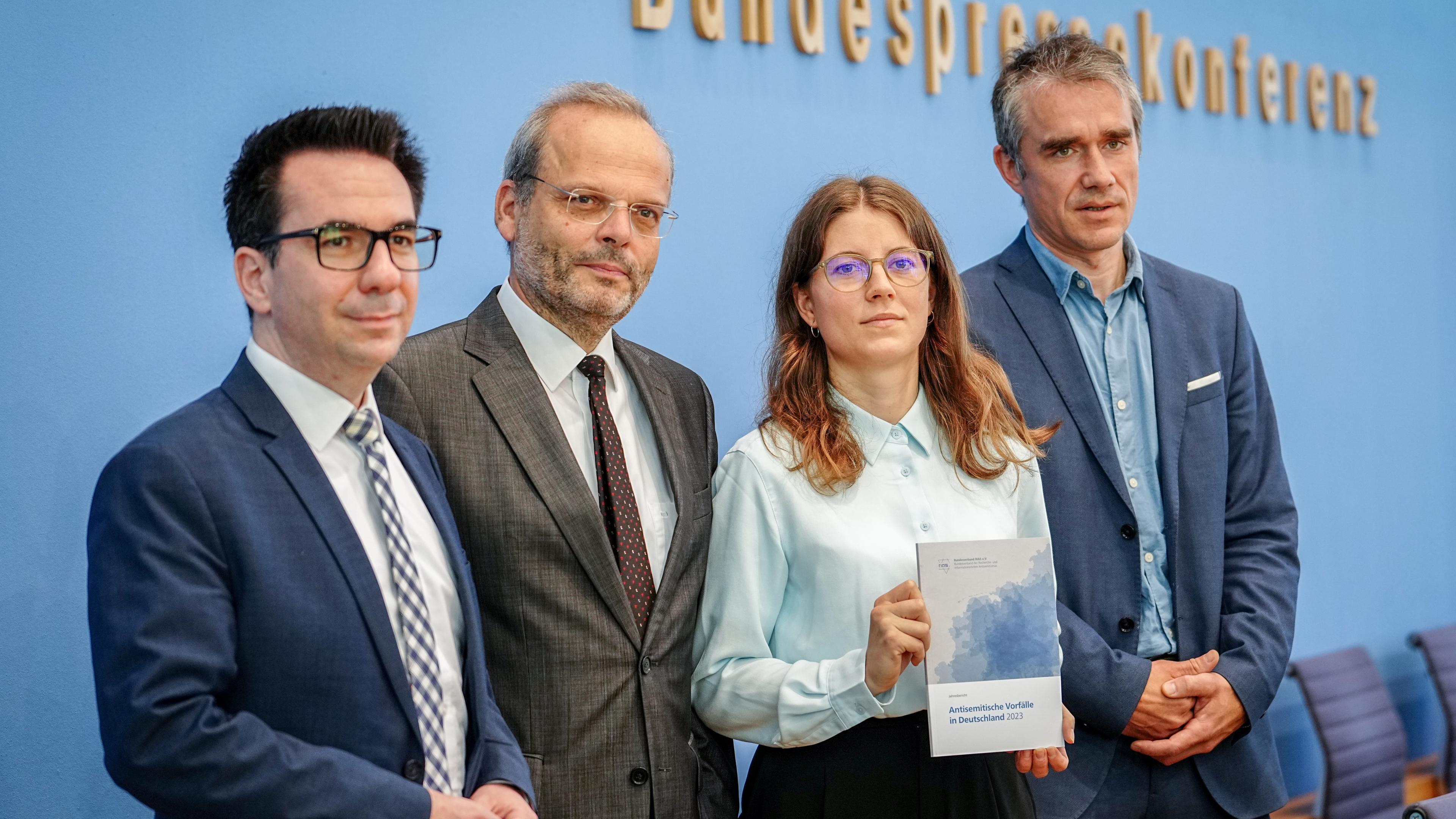 25.06.2024: Bei einer Pressekonferenz wird der Jahresbericht "Antisemitische Vorfälle in Deutschland 2023" vom Bundesverband Rias vorgestellt.