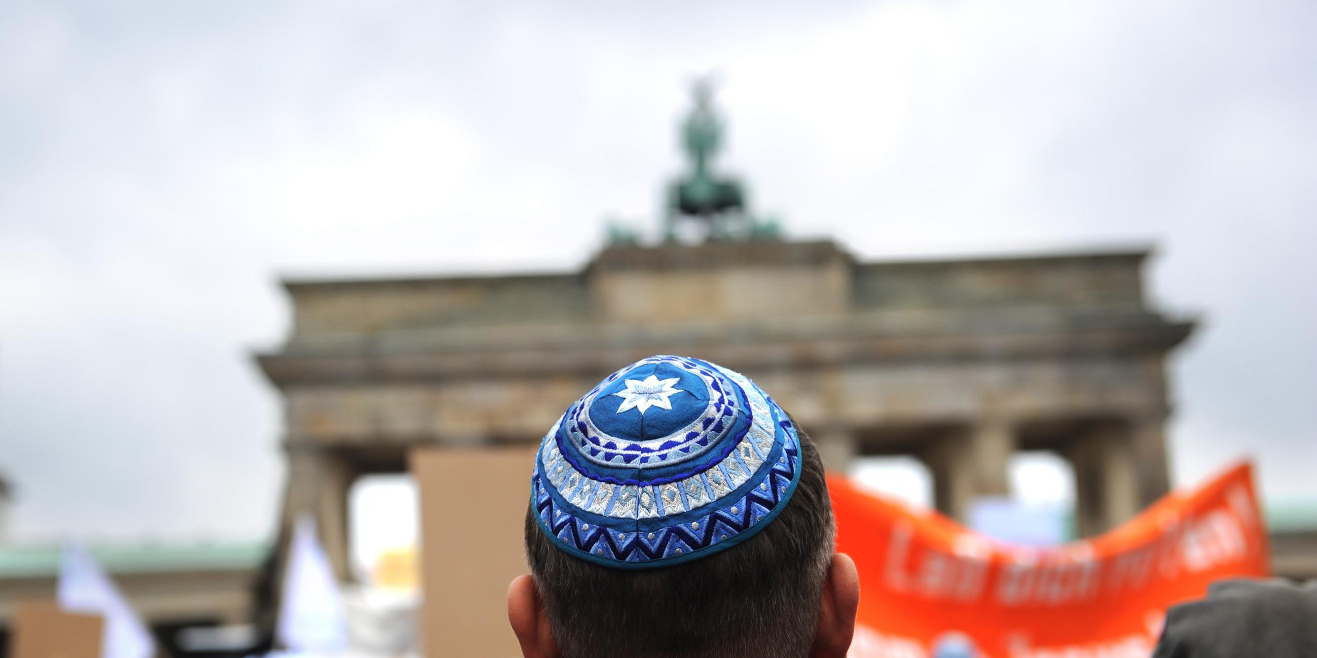Antisemitismus sei stark in Gesellschaft verankert.