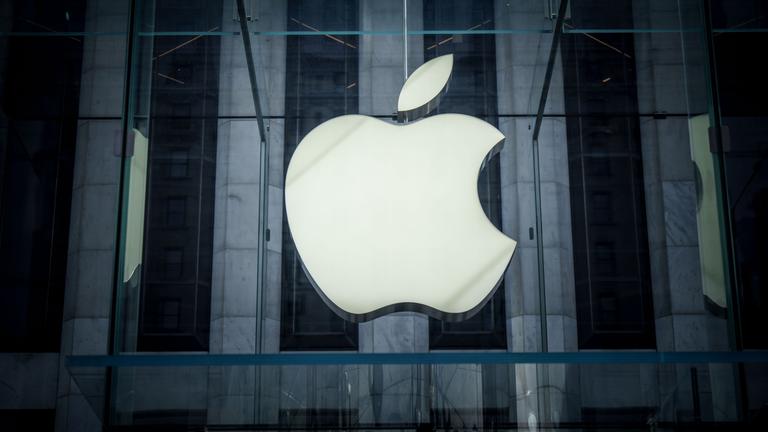 USA, New York: Das Logo von Apple, aufgenommen in Manhattan.