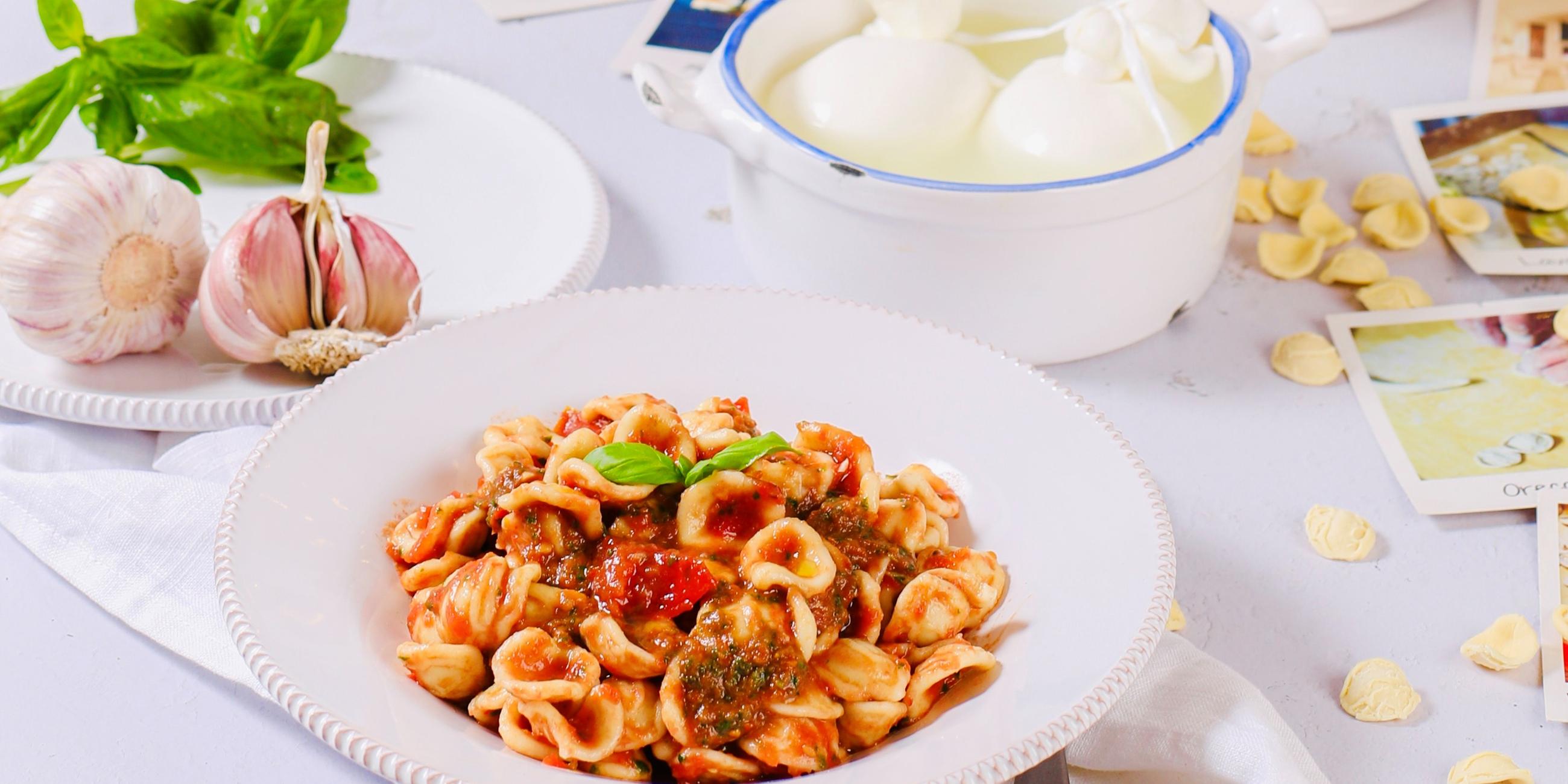 Apulische Pasta mit kalter Tomatensoße