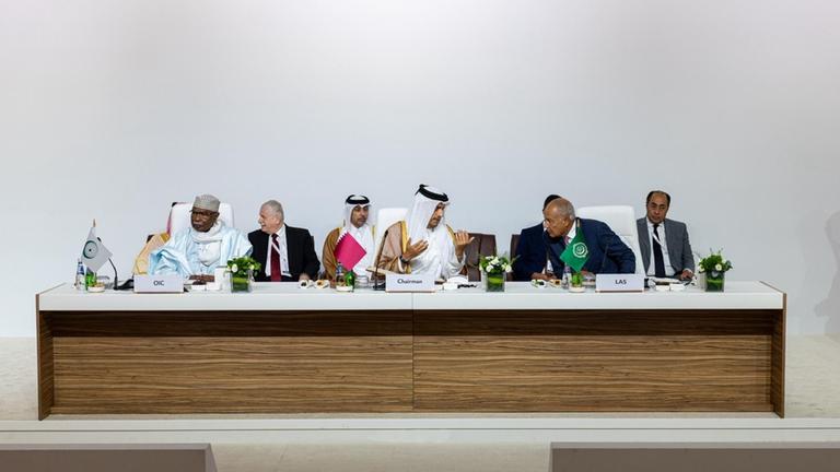 Eine Versammlung von Vertretern von arabischen und islamischen Staaten