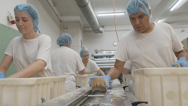 Arbeit in einer Brotfabrik