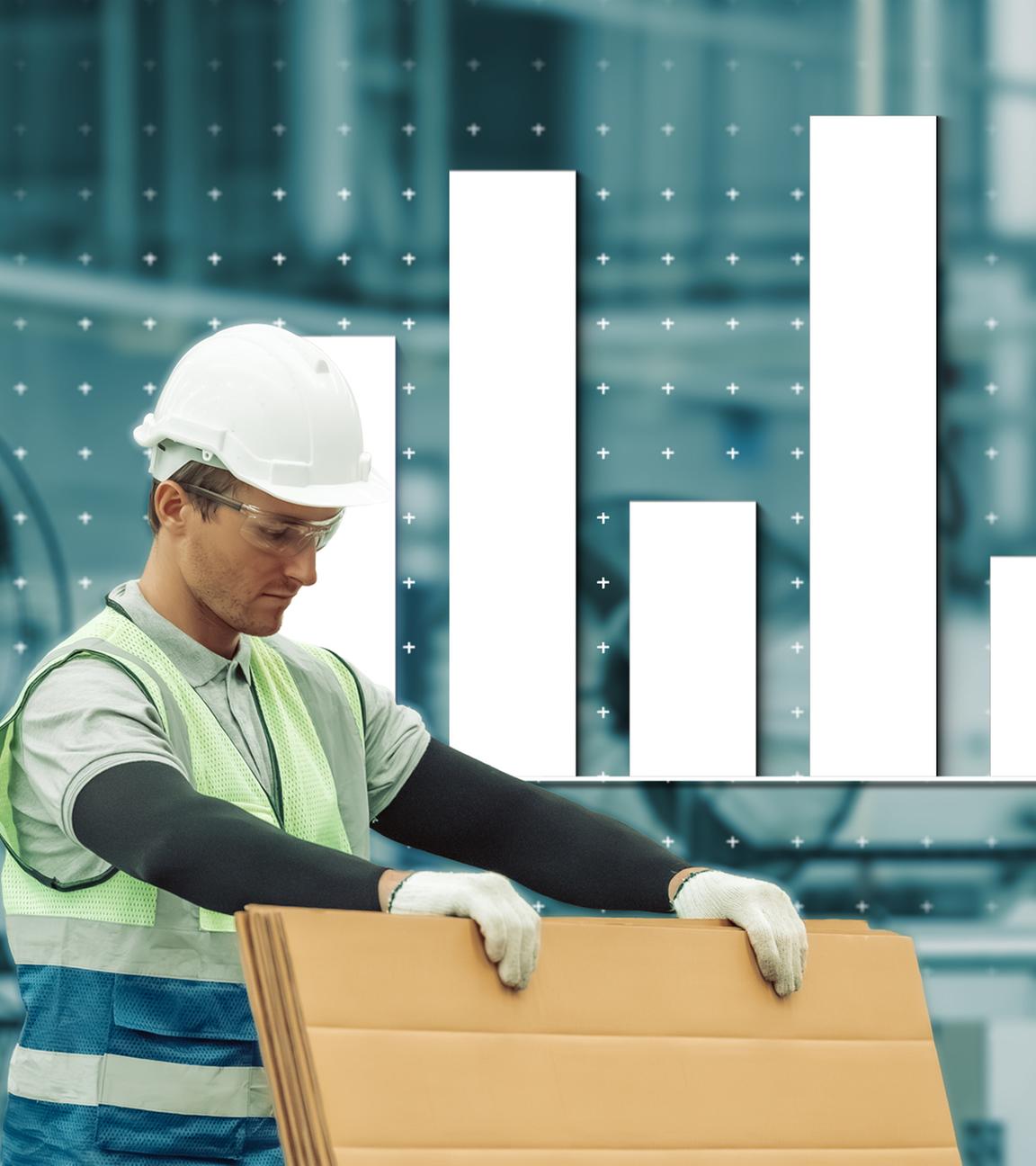 Zu sehen ist ein Mann an seinem Arbeitsplatz, er ist mit Schutzhelm und Schutzbrille bekleidet und hält Pappkartons in der Hand. Im Hintergrund ist ein Balkendiagramm zu sehen.