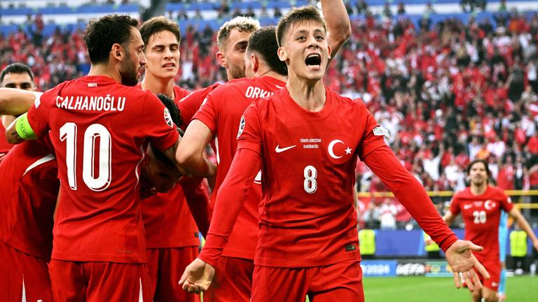 Jubel Arda Güler (TUR) nach dem Tor zum 1:0.