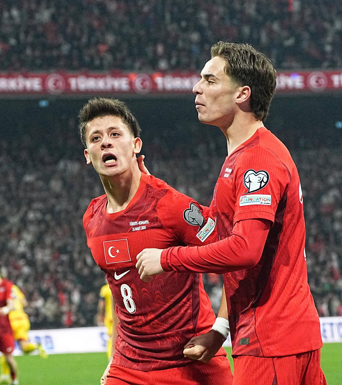 Fußball, Türkei: Arda Guler (L) and Kenan Yildiz