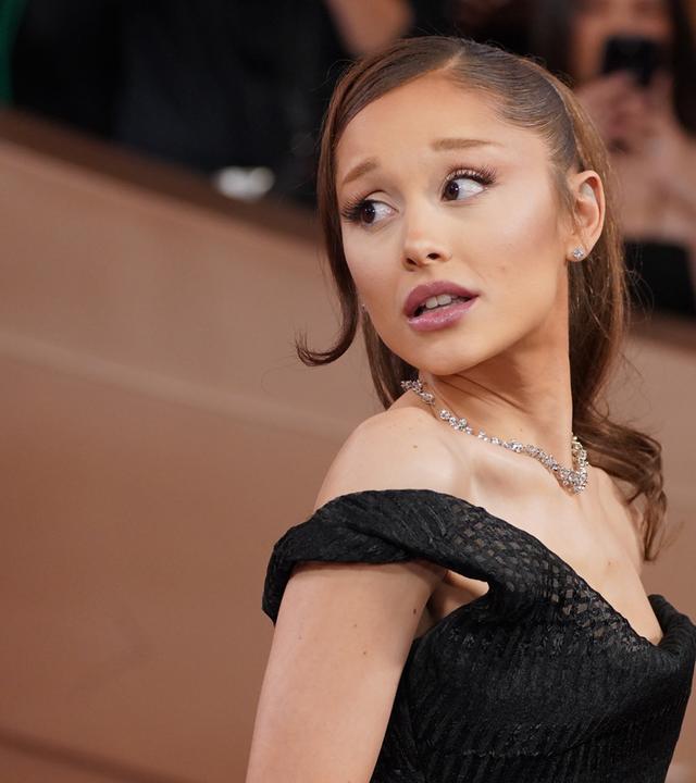 Auf dem Bild zu sehen ist Pop-Star Ariana Grande als Portraifoto.