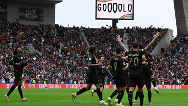 Portugals Spieler bejubeln das vierte Tor beim 9:1-Sieg über Armenien