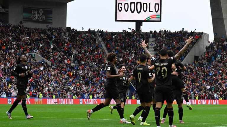 Portugals Spieler bejubeln das vierte Tor beim 9:1-Sieg über Armenien