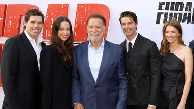 Arnold Schwarzenegger mit seinen Kindern bei Premiere von "Fubar" Staffel 2