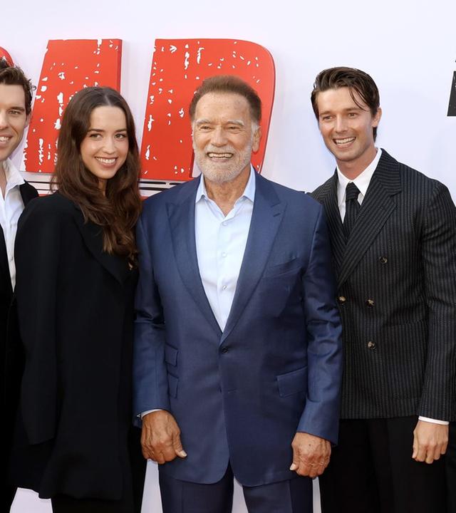 Arnold Schwarzenegger mit seinen Kindern bei Premiere von "Fubar" Staffel 2