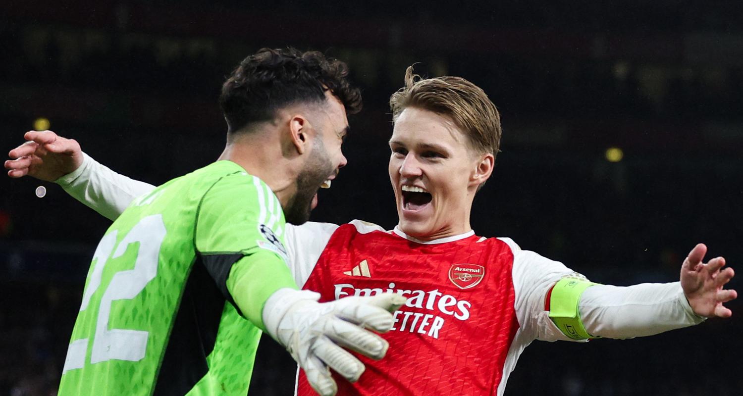 In Feierlaune: Arsenals Torwart David Raya (li.) und Martin Odegaard nach dem gewonnen Elfmeterschießen.