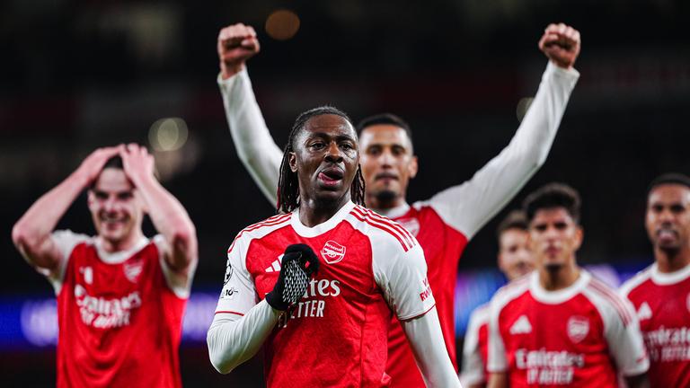 Champions League: Arsenal - Leverkusen, Torschütze Eberechi Eze jubelt über seinen Treffer zum 1 zu 0.