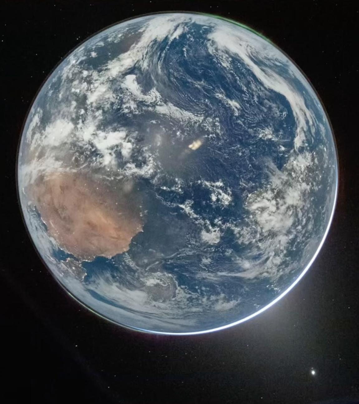 Die Erde ist von der Orion-Kapsel aus zu sehen, aufgenommen von dem US-Astronaut Reid Wiseman, Kommandant der Artemis 2-Mission.