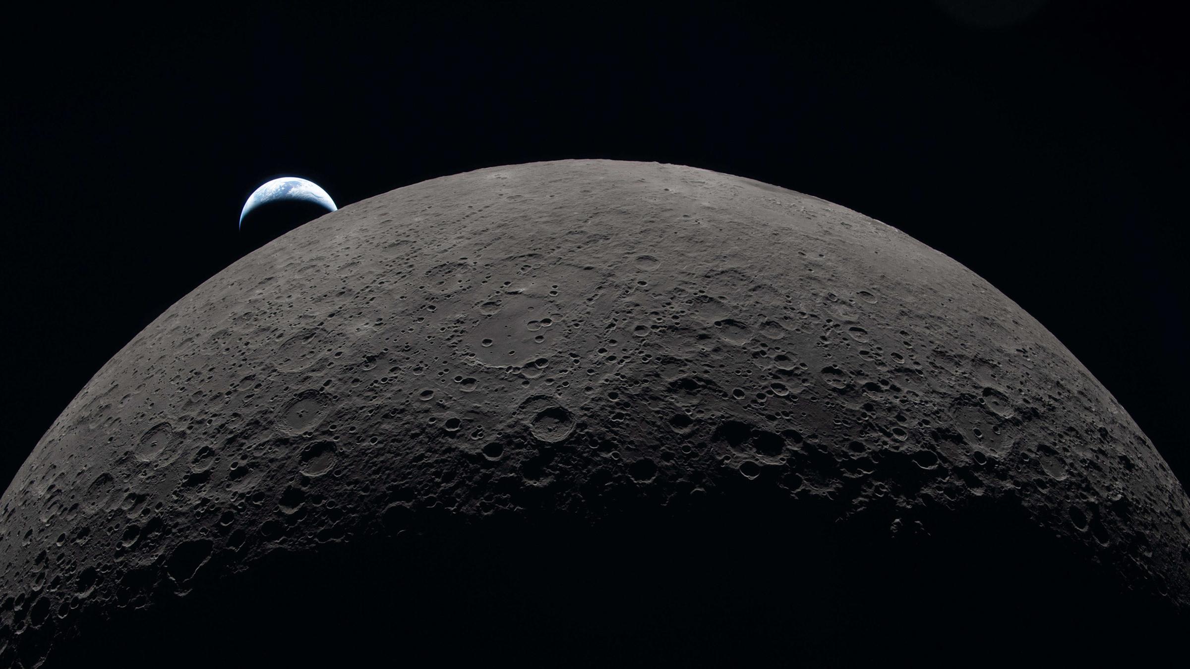 Bilder die von der Crew der Artemis II gemacht wurden, zeigen den Mond und die Erde.