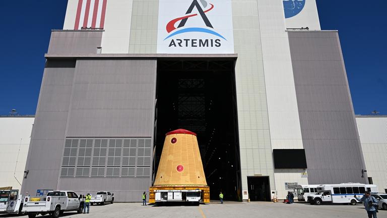 Orion-Vorbereitungen für die Artemis II-Mission im Kennedy Space Center in Florida