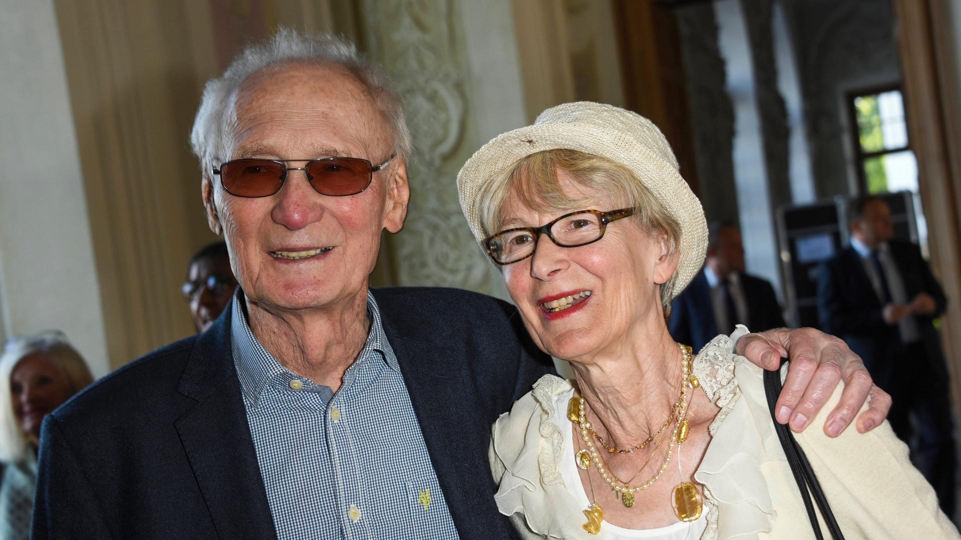 Arthur Brauss und Marie Poccolin, am 16.07.2019 bei dem Sommerempfang des Bayerischen Landtags auf Schloss Schleissheim bei München.