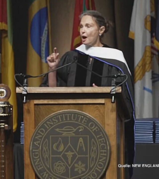 Ashley Judd erhält Ehrendoktorwürde