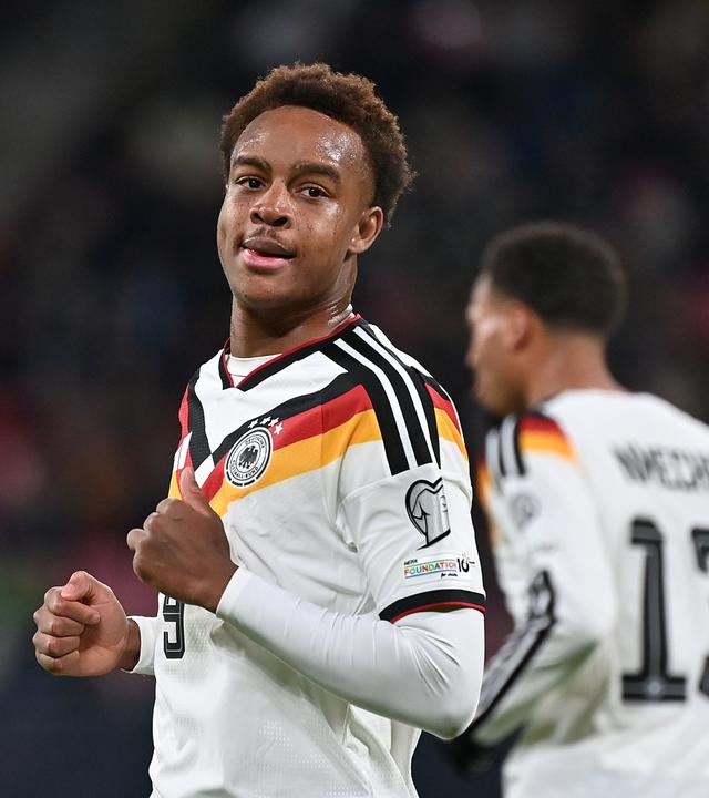 Der deutsche Nationalspieler Assan Ouédraogo beim WM-Qualifikationsspiel gegen die Slowakei in Leipzig
