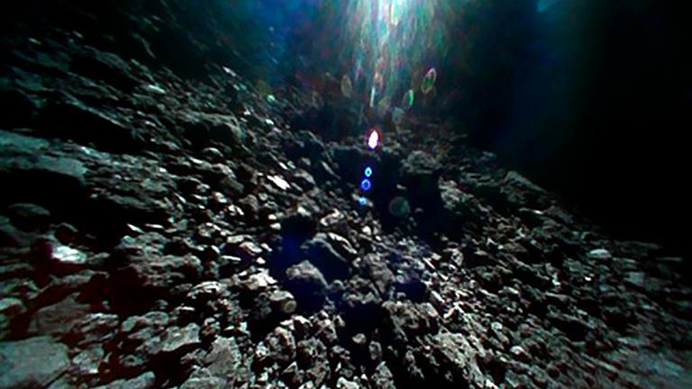 Oberfläche des Asteroiden "Ryugu"