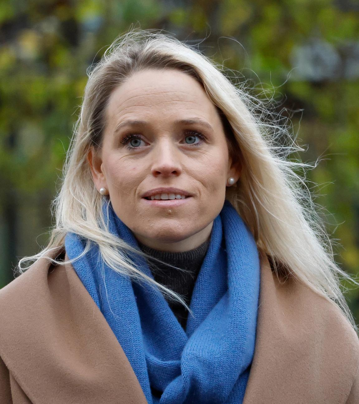 Astrid Have, Ehefrau des Nebenklägers S. Hensel, kommt zur Fortsetzung des Prozesses gegen C. Block wegen mutmaßlicher Kindesentführung ins Landgericht.