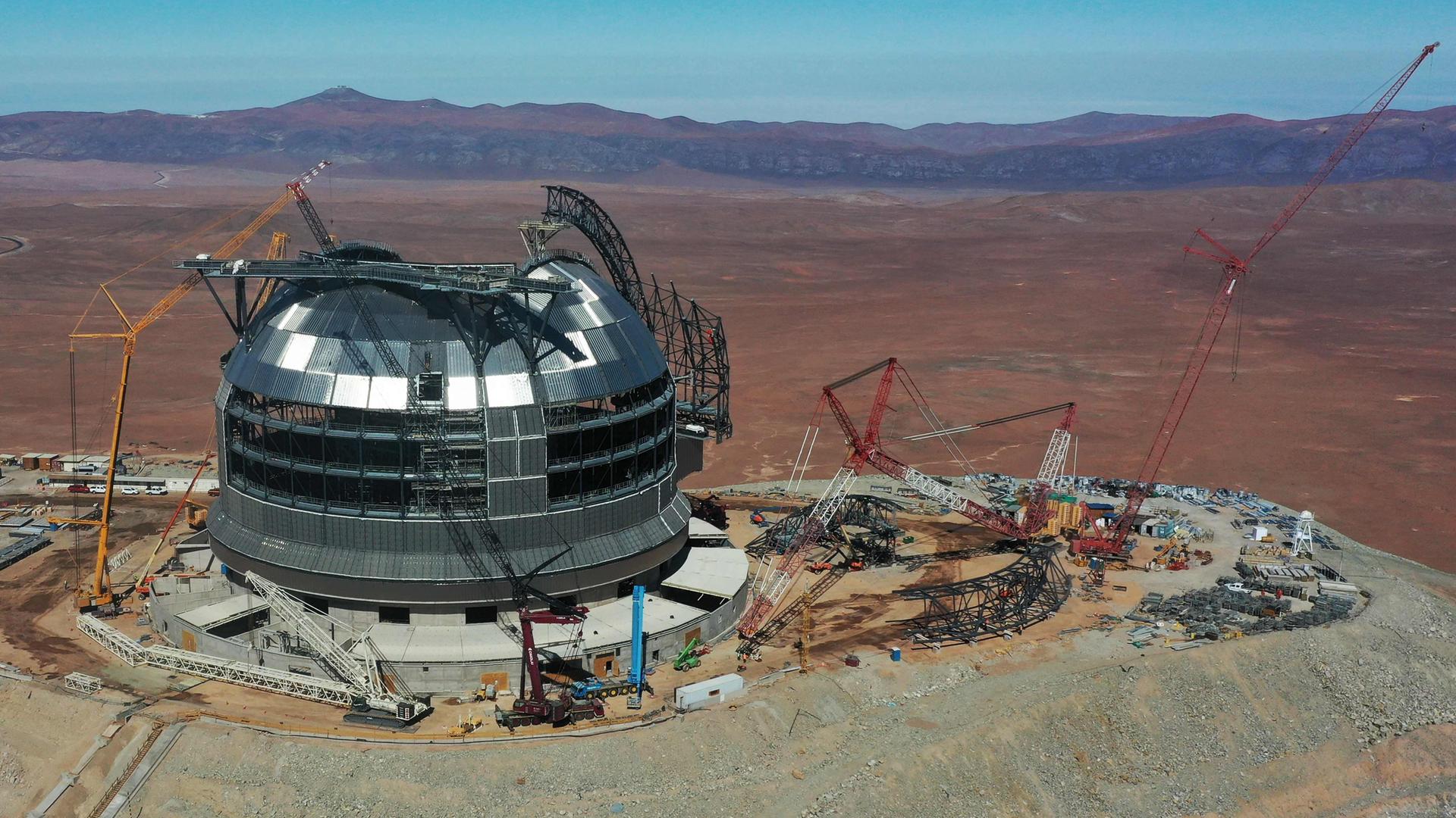 Der Bau einer neuen Sternwarte in der Atacamawüste.