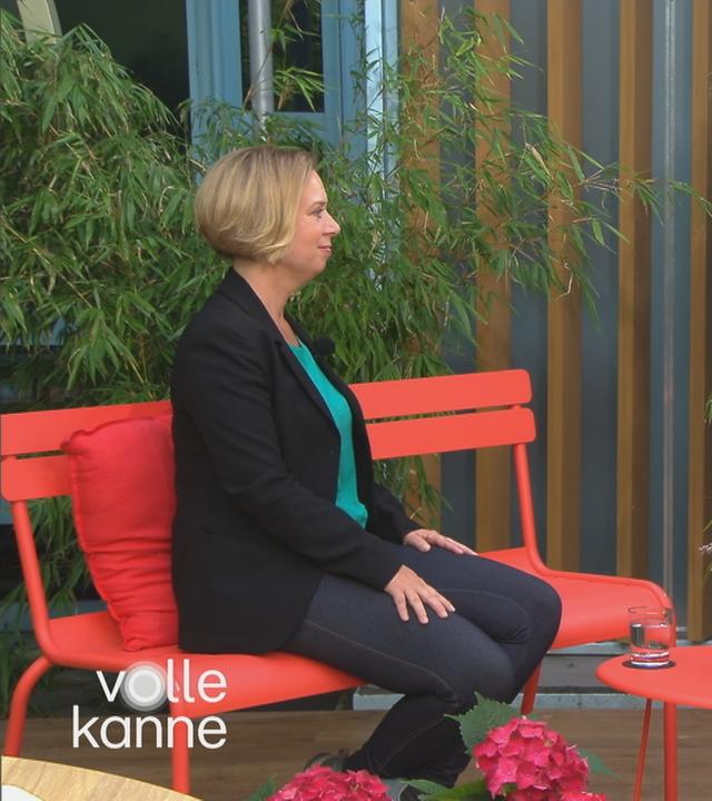 Dorothee Frank und Florian Weiss sitzen sich gegenüber