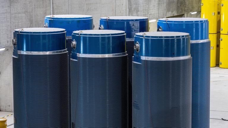 Hochradioaktive blaue Castor- Behälter 