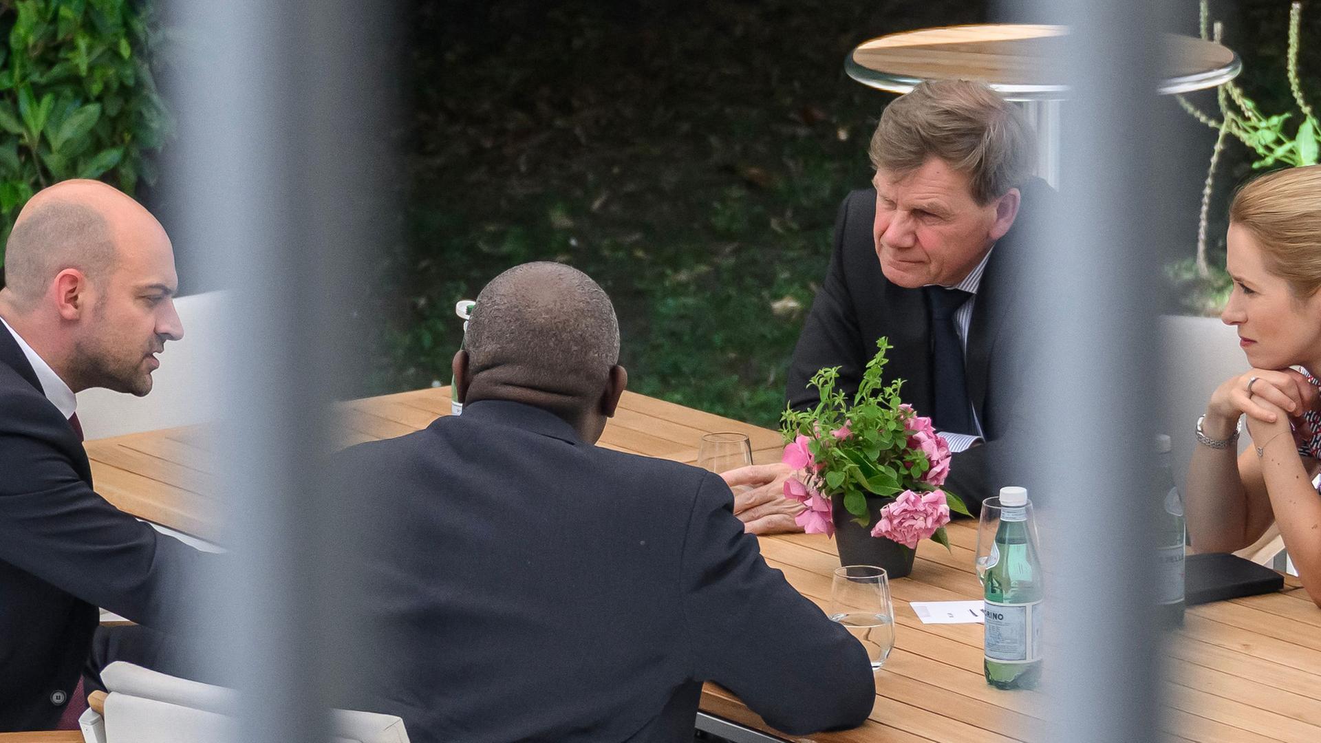 Frankreichs Außenminister Jean-Noel Barrot, Großbritanniens David Lammy, Deutschlands Johann Wadephul und EU-Außenbeauftragte Kaja Kallas bei einem Treffen in Genf. (Archiv)