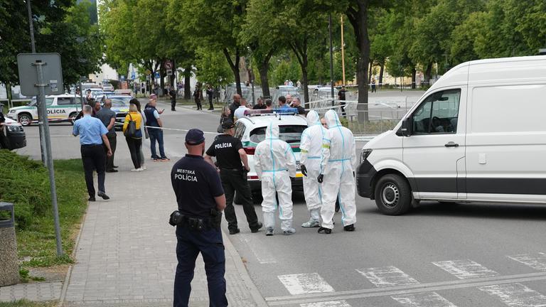 Kriminaltechniker am Ort des Anschlags auf Robert Fico