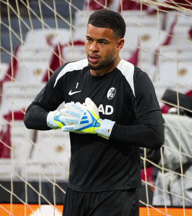 Noah Atubolu im Trikot des SC Freiburg