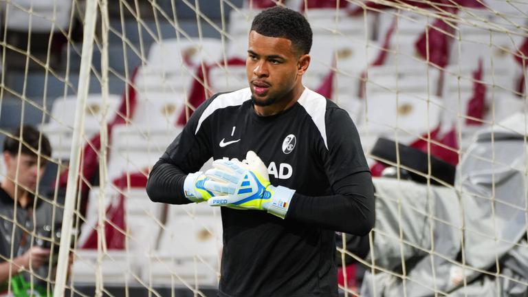 Noah Atubolu im Trikot des SC Freiburg