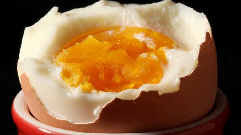 Aufgeschlagenes Frühstücksei