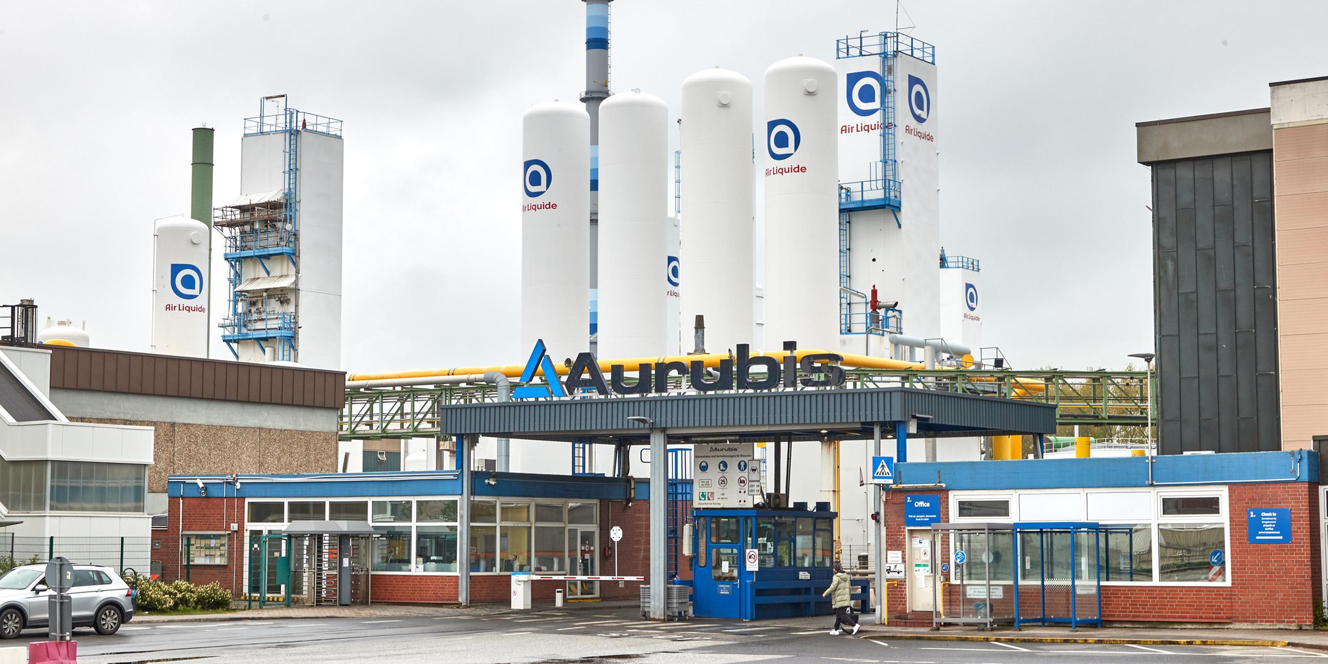 Archiv: Blick auf das Eingangstor von Aurubis Werk Ost in Hamburg am 11.05.2023.